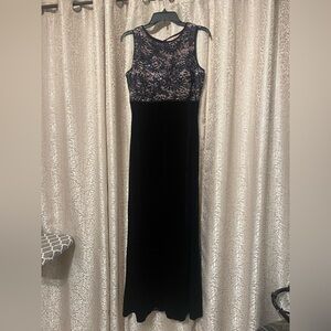 NW Nightway Womens Navy/Black Velvet Maxi Evening Dress Gown Lace Sequins
